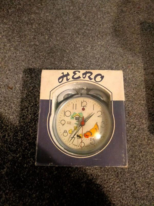 vintage HERO wind up alarm clock