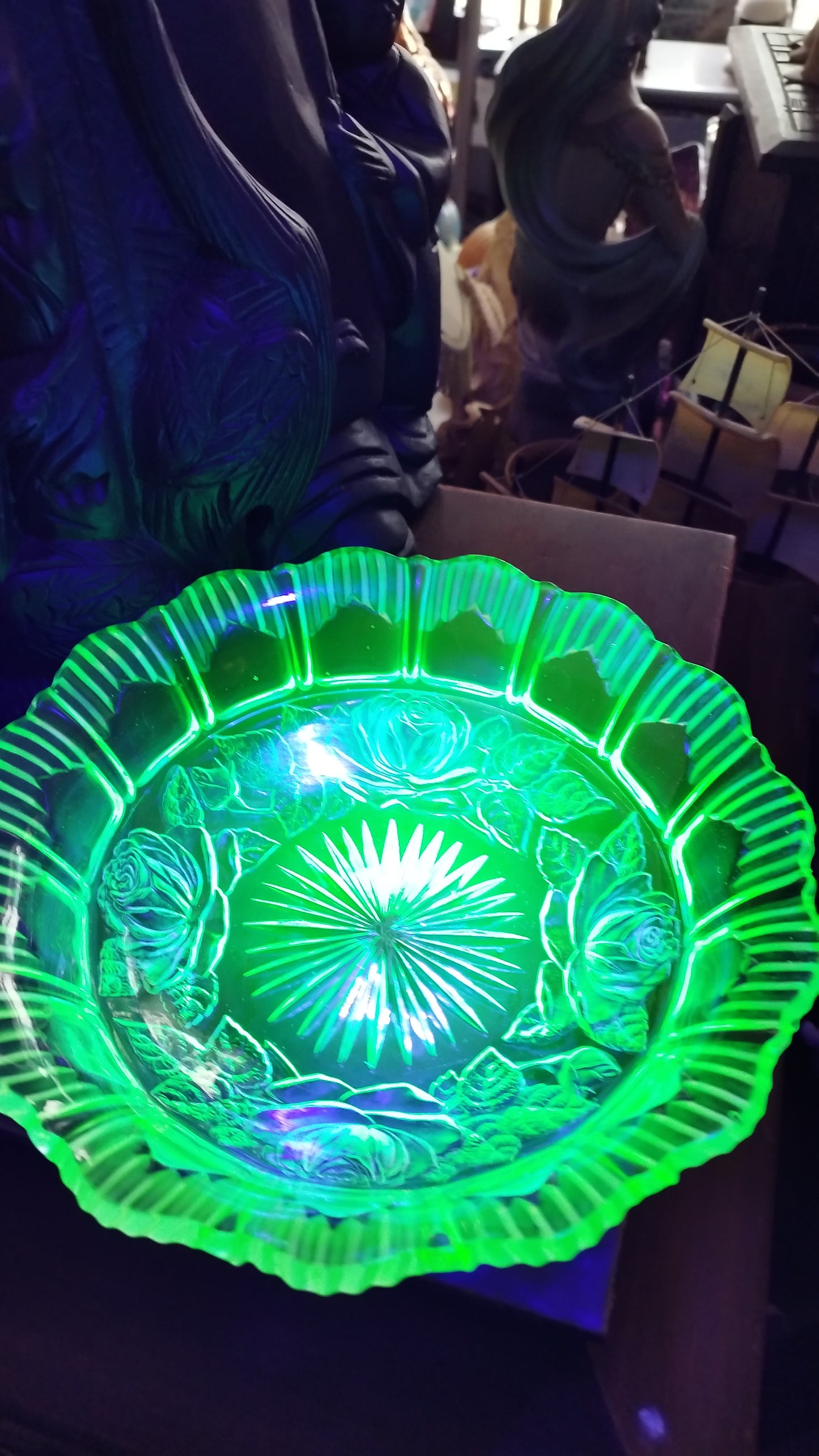 uranium glass sowerby black poppy